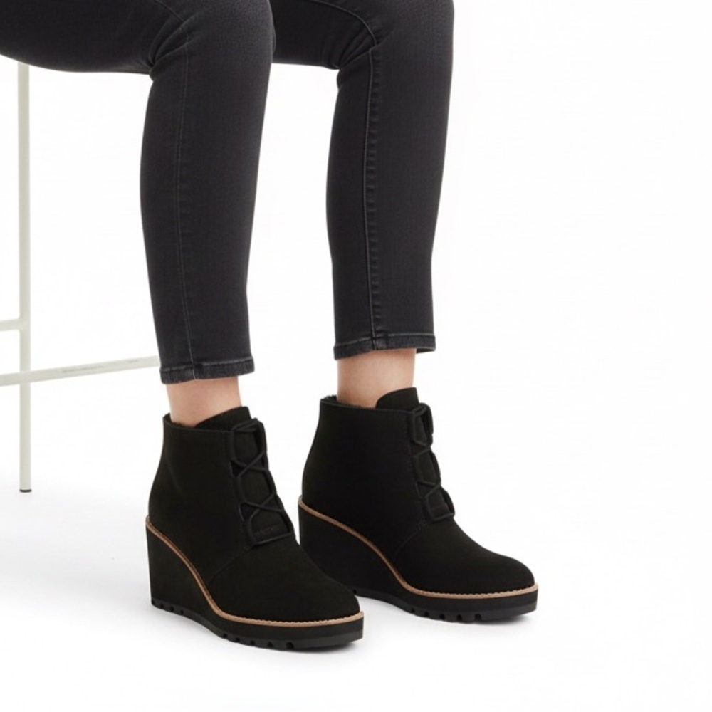 Eileen Fisher Womens Black Alpine Genuine Shearling Lined Boot Size 8M